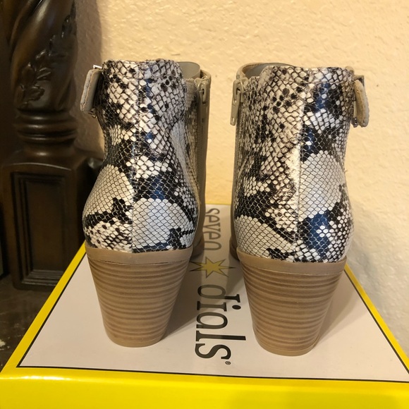 ❌SOLD❌ Seven Dials Booties - Picture 2 of 5
